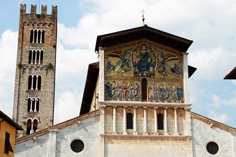 Detail San Frediano facade