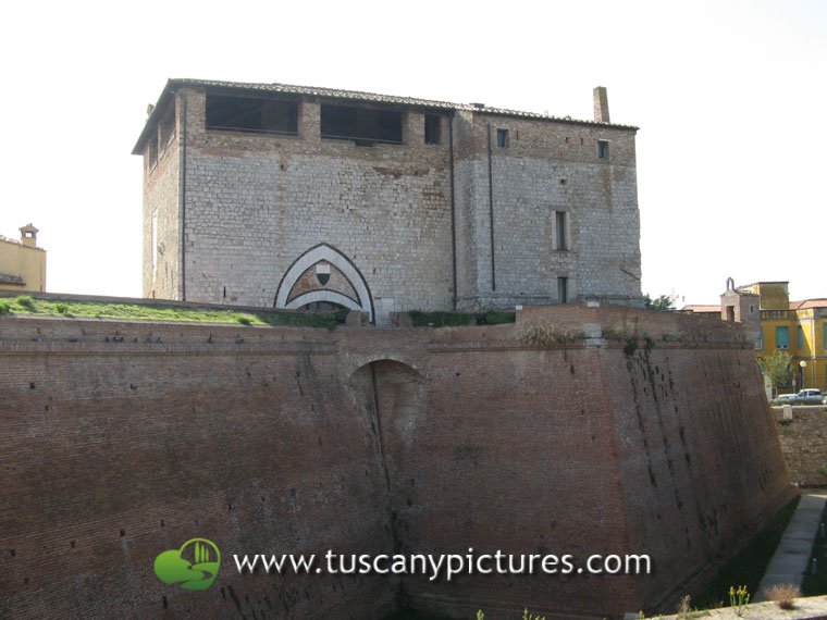 The Senese Guardhouse along the walls