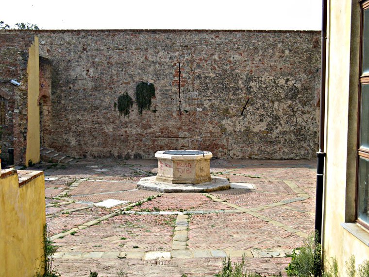 Medicean walls