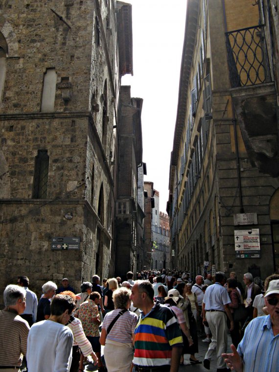 The crowded center of Siena