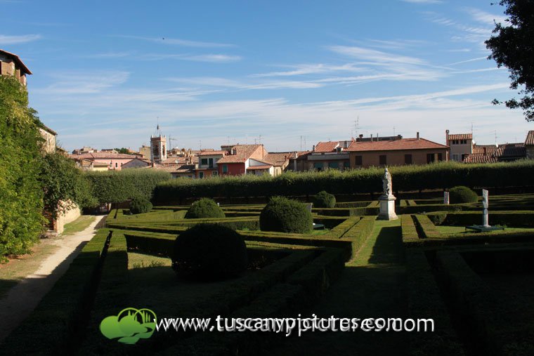 San Quirico Val d'Orcia from Horti Leonini